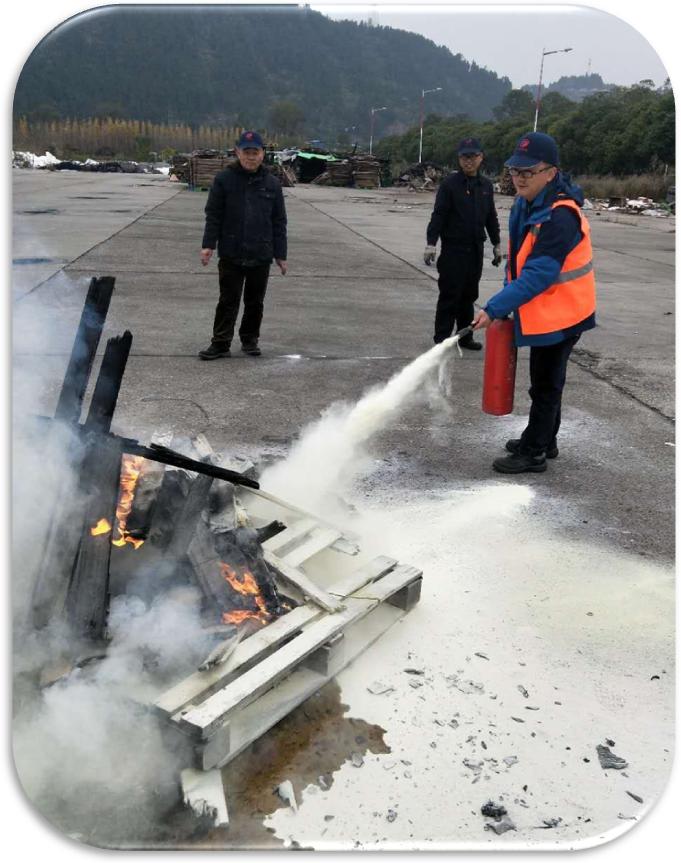 四川天馬玻璃有限公司急救安全知識培訓暨應急疏散和消防滅火演練活動報道(圖12)